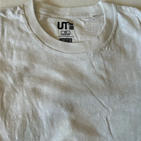 UNIQLO BOYS XS (Adult) Graphic Cotton Tee (Set of 2) - Picture 6 of 9
